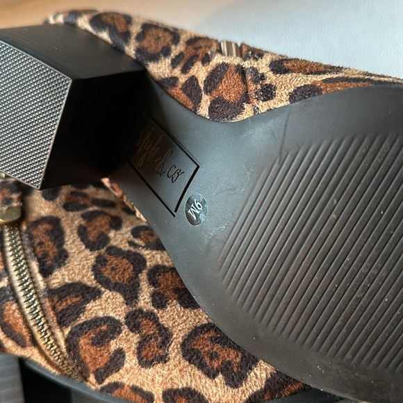 Leopard booties by style & co., new booties, size 9, side zippers, 3” heel,comfy - Picture 4 of 6